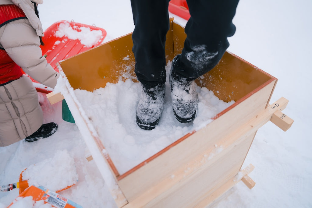 大雪像制作隊プロの直接指導！自分だけの「ミニ雪像づくり体験」イン さっぽろ羊ヶ丘展望台（認定証・道具貸出付）